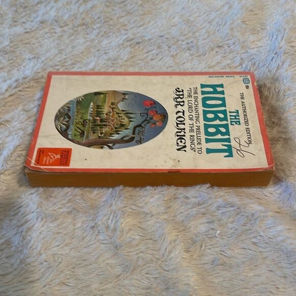 The Hobbit by J.R.R Tolkien revised edition vintage 1970 - Picture 3 of 8